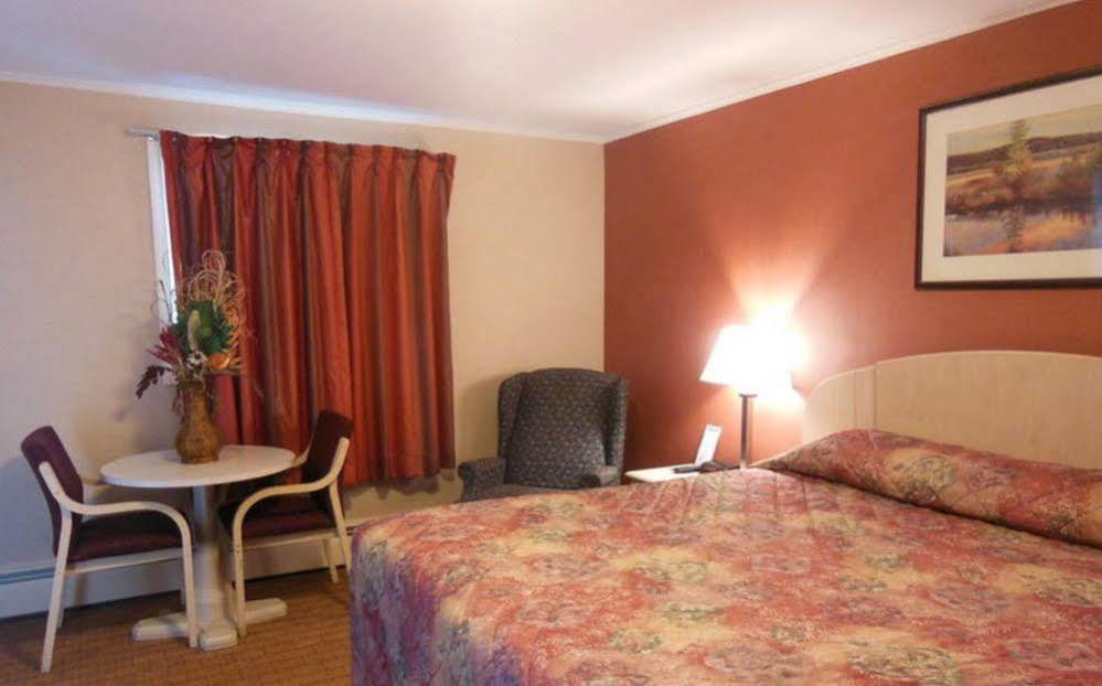 Wilbraham Inn Ludlow Εξωτερικό φωτογραφία